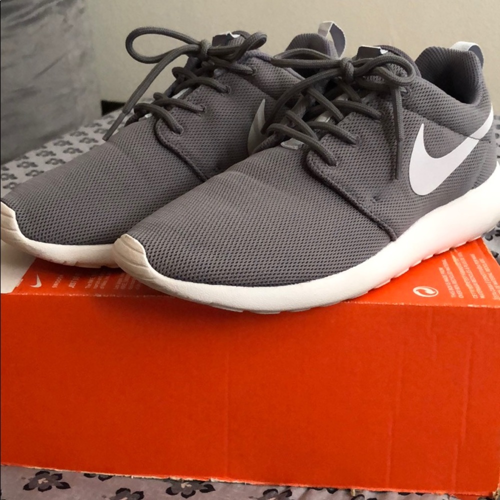 Women’s Nike roshe one